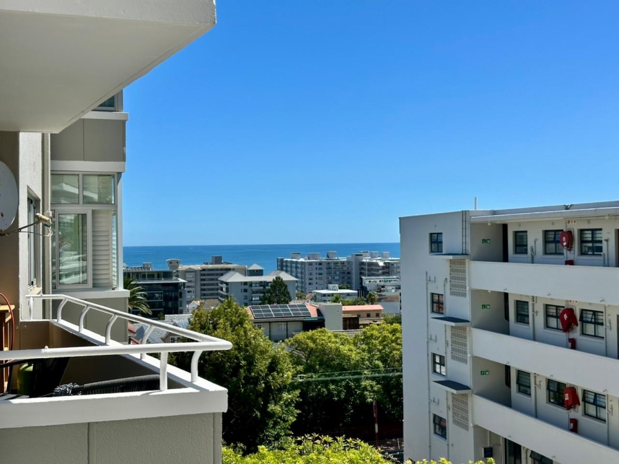 2 Bedroom Property for Sale in Sea Point Western Cape